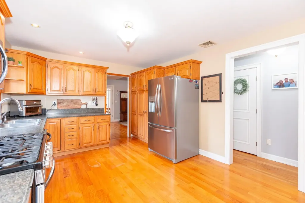 127 Blake Avenue Bohemia NY 11716