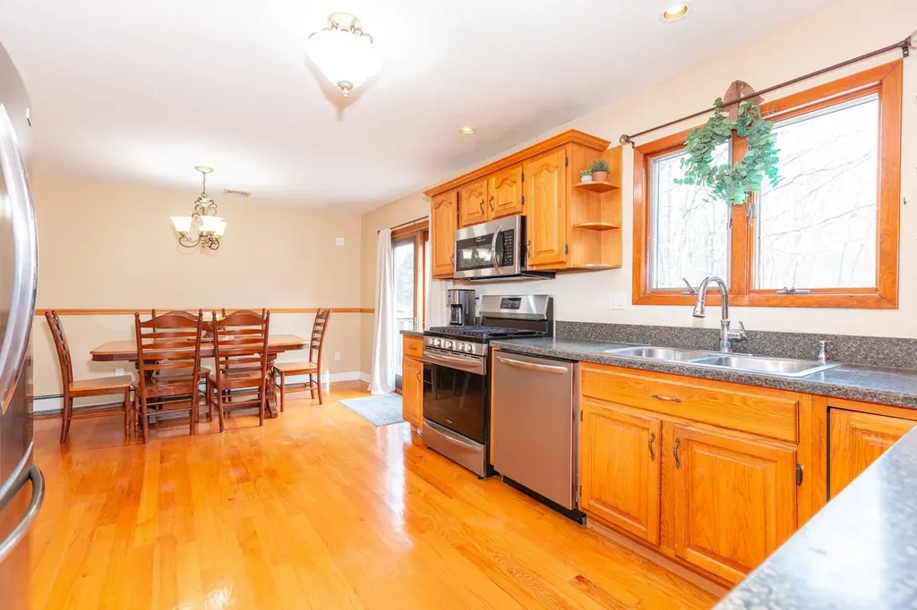 127 Blake Avenue Bohemia NY 11716