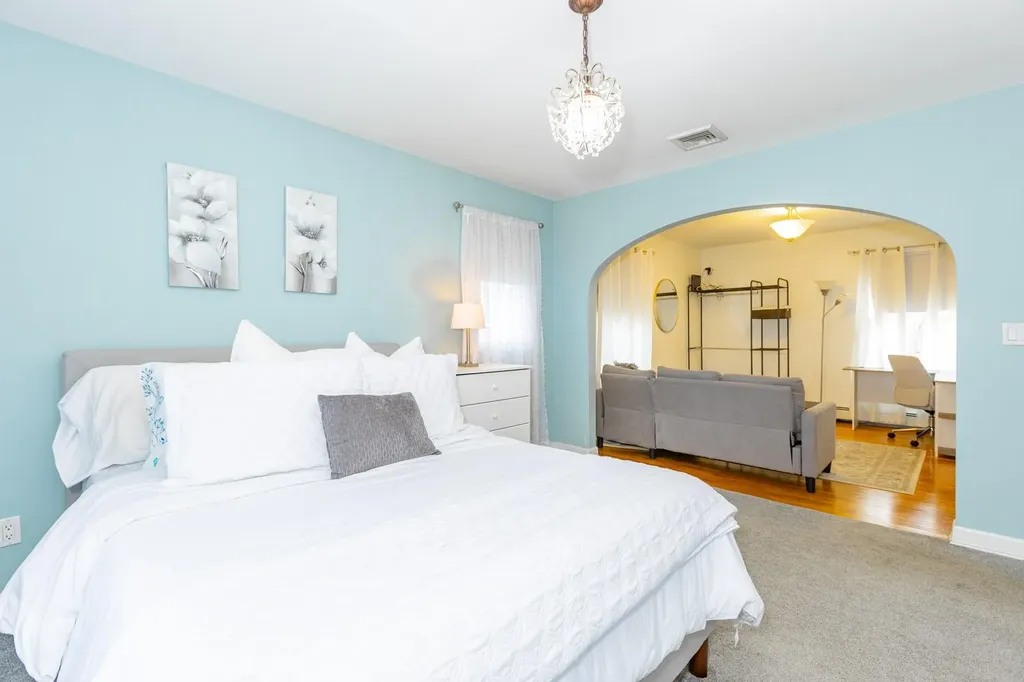 127 Blake Avenue Bohemia NY 11716