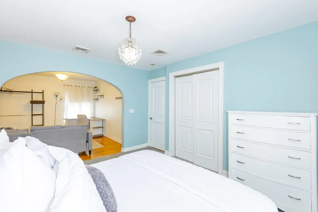 127 Blake Avenue Bohemia NY 11716