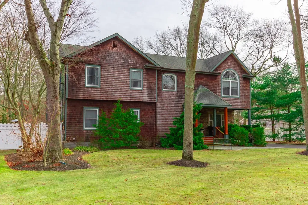 127 Blake Avenue Bohemia NY 11716