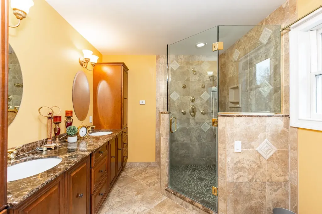 127 Blake Avenue Bohemia NY 11716