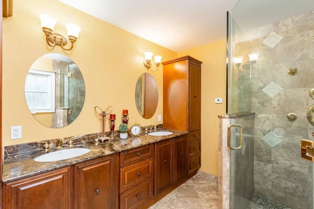 127 Blake Avenue Bohemia NY 11716
