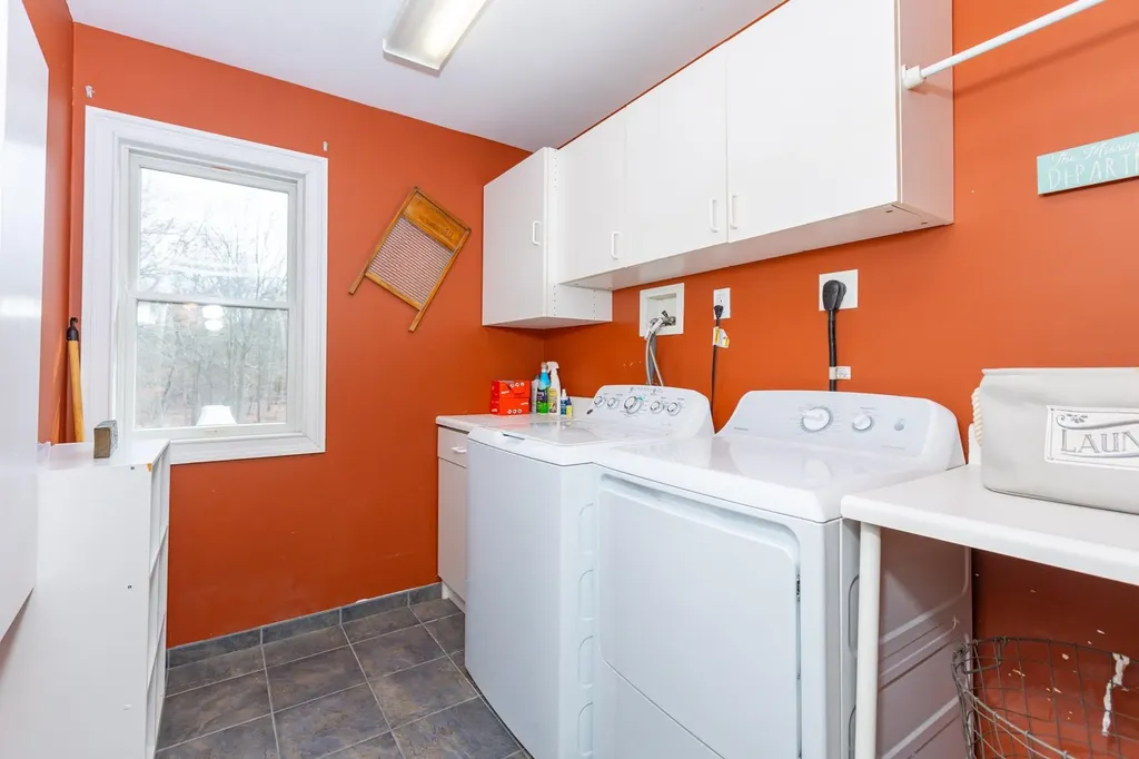 127 Blake Avenue Bohemia NY 11716