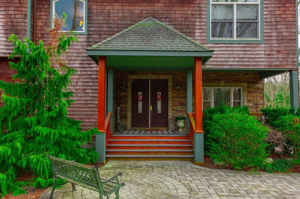 127 Blake Avenue Bohemia NY 11716