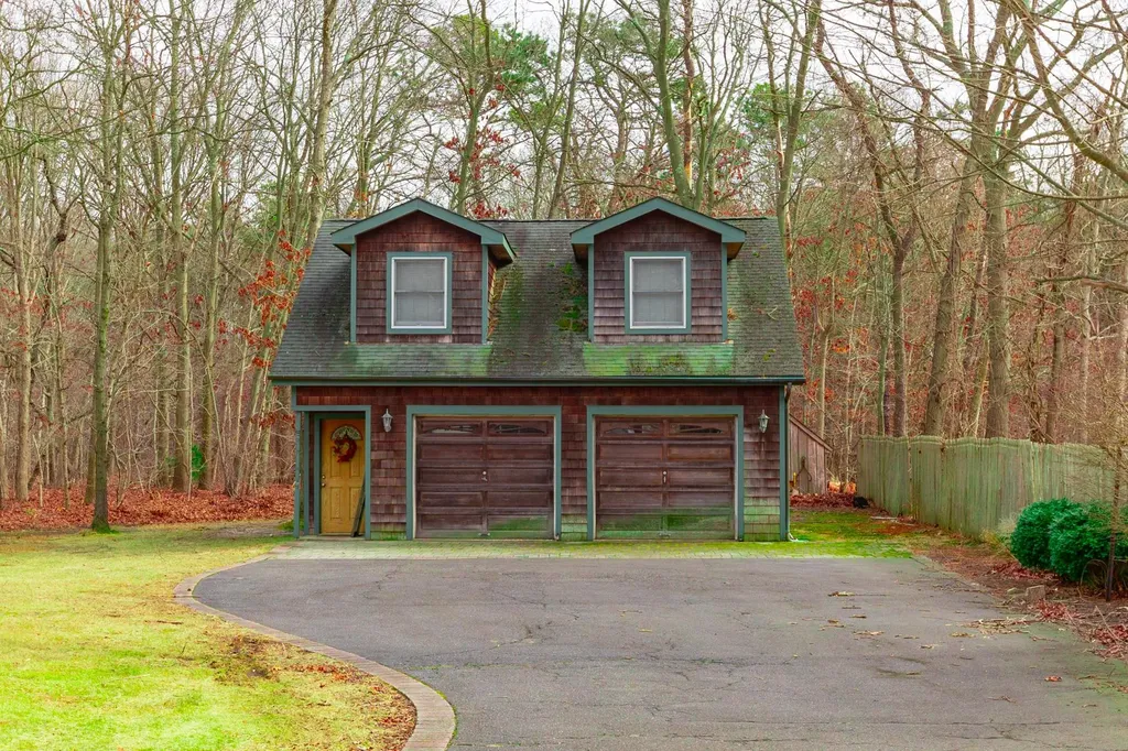 127 Blake Avenue Bohemia NY 11716
