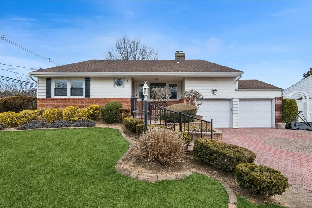 1 Meadow Lane Freeport NY 11520