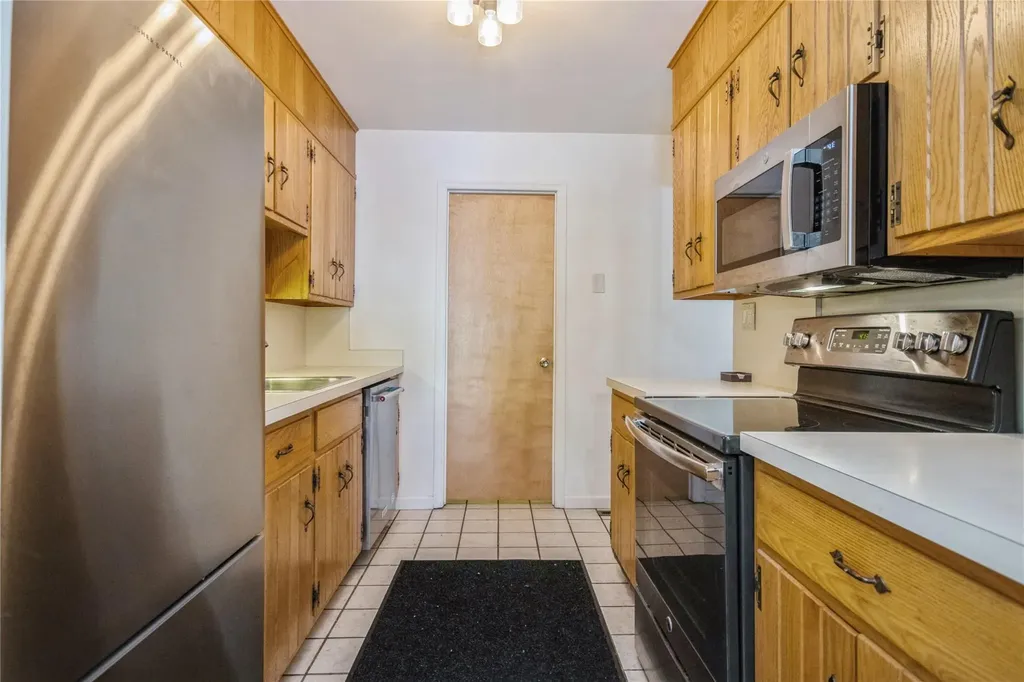 27 Topaz Run Poughkeepsie NY 12603