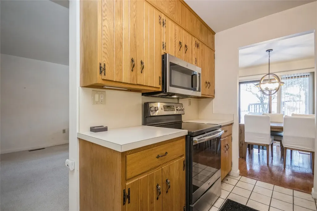 27 Topaz Run Poughkeepsie NY 12603