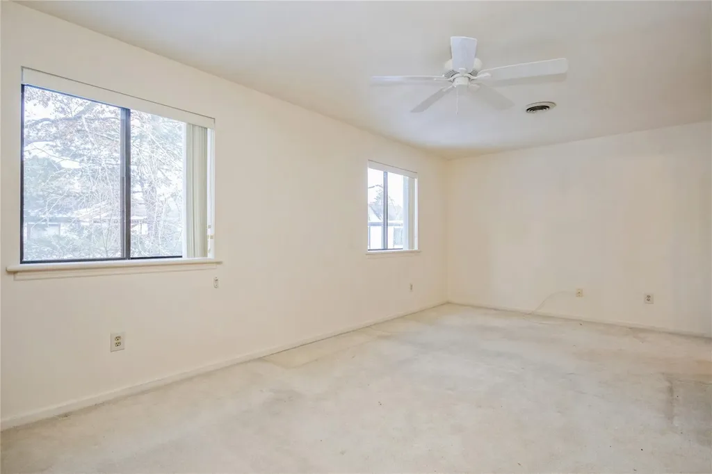 27 Topaz Run Poughkeepsie NY 12603