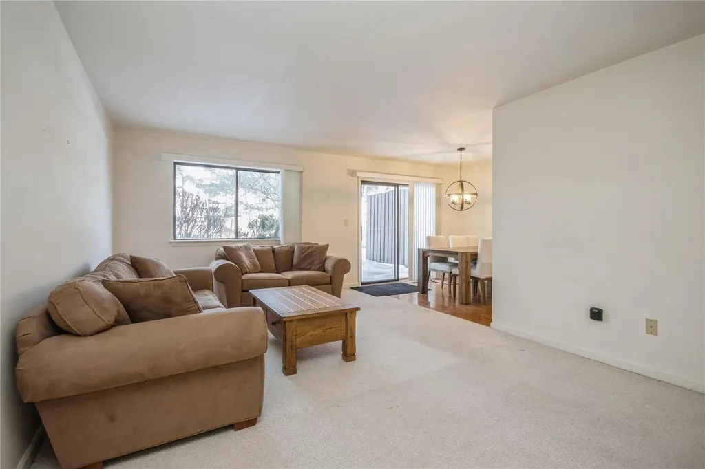 27 Topaz Run Poughkeepsie NY 12603