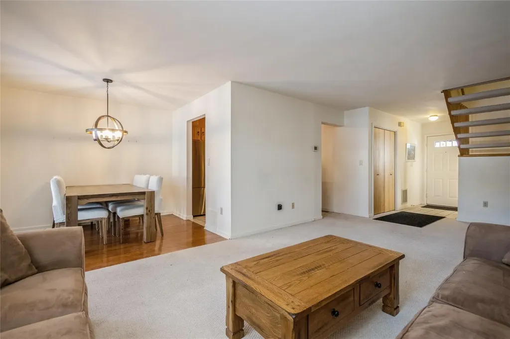 27 Topaz Run Poughkeepsie NY 12603