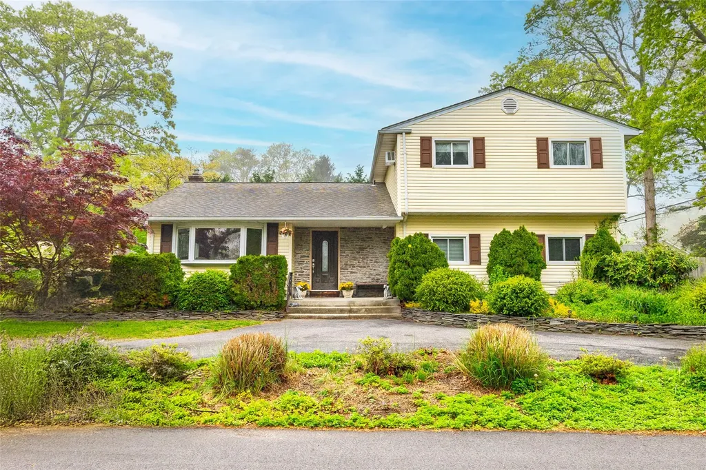 37 Shamrock Road Rocky Point NY 11778