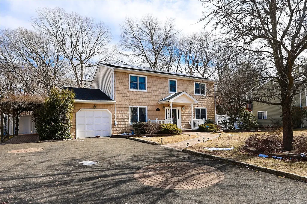 58 Sampson Avenue Islandia NY 11749