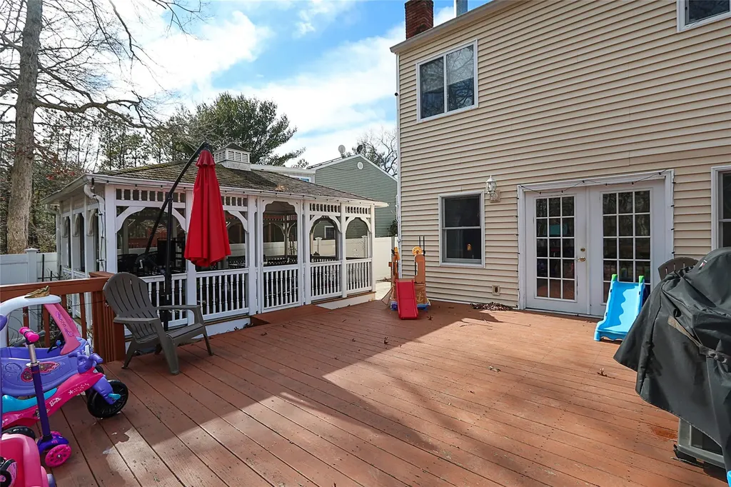 58 Sampson Avenue Islandia NY 11749