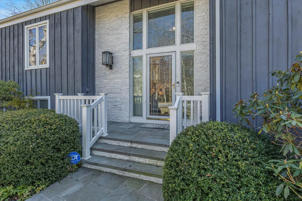 95 Linda Lane W Riverhead NY 11901