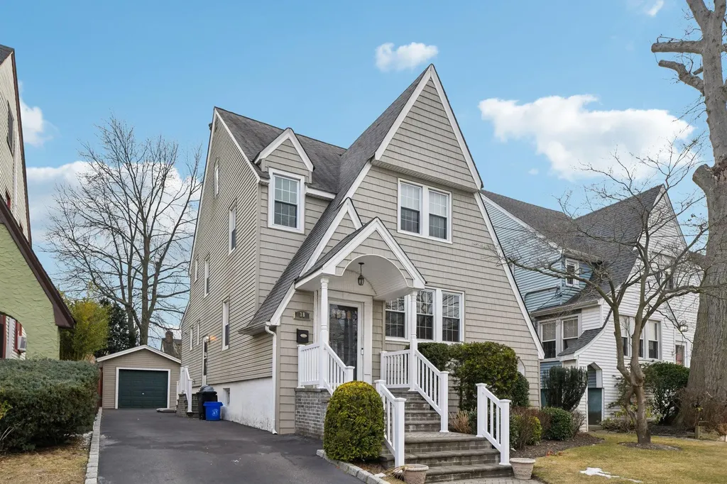 38 Orleans Road Valley Stream NY 11581