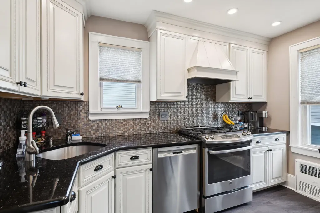 38 Orleans Road Valley Stream NY 11581