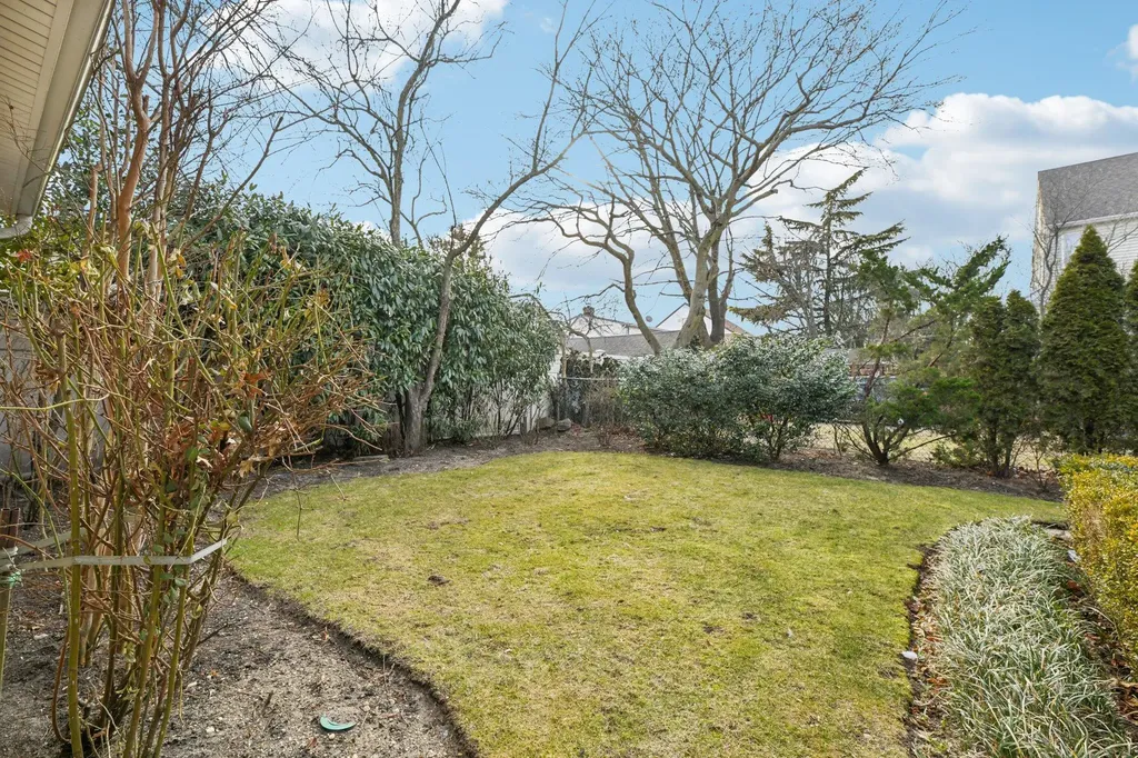 38 Orleans Road Valley Stream NY 11581