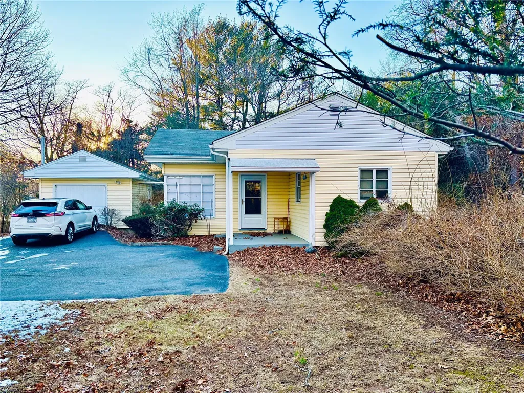 14 Landing Road Brookhaven NY 11764