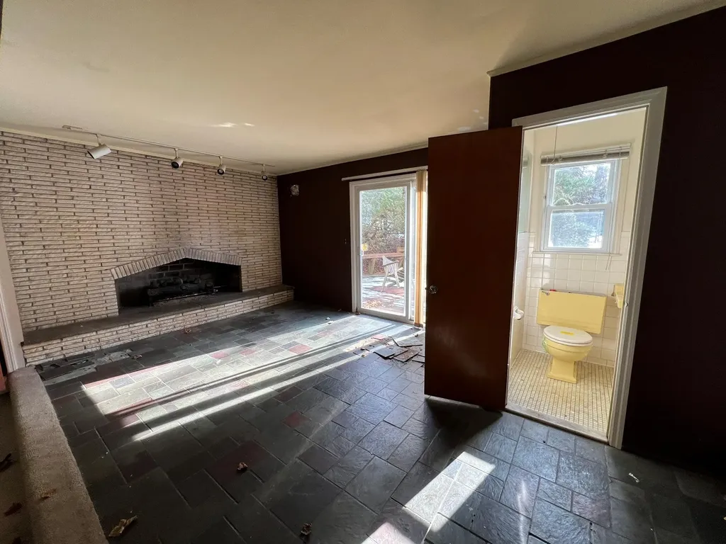 1039 Dobbs Ferry Road White Plains NY 10607