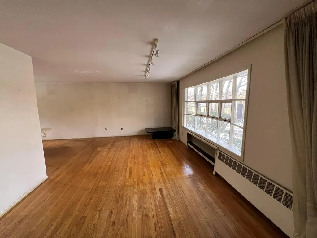 1039 Dobbs Ferry Road White Plains NY 10607