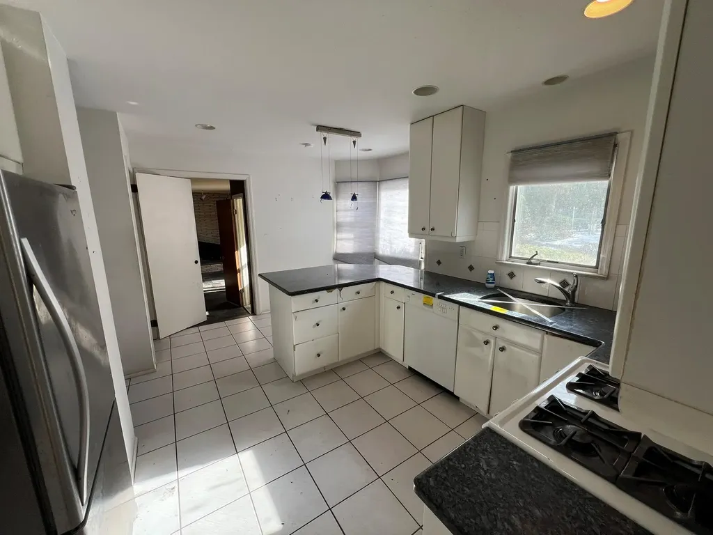 1039 Dobbs Ferry Road White Plains NY 10607