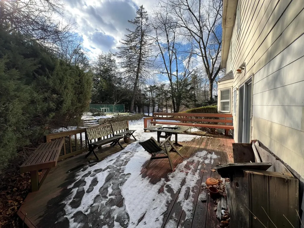 1039 Dobbs Ferry Road White Plains NY 10607