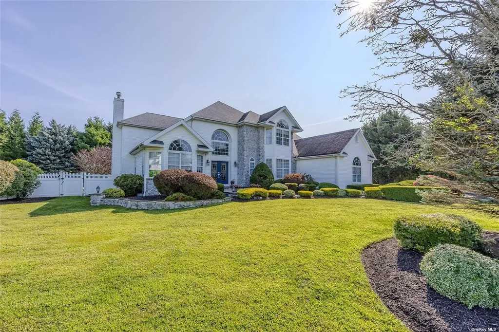3 Mulberry Court Brookhaven NY 11764
