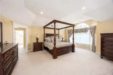 3 Mulberry Court Miller Place NY 11764