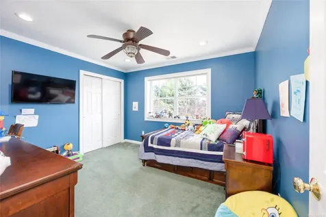 3 Mulberry Court Miller Place NY 11764