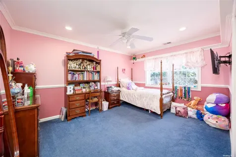 3 Mulberry Court Miller Place NY 11764