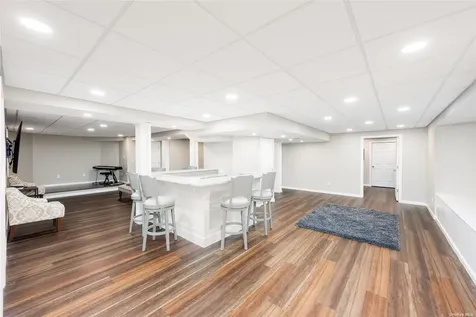 3 Mulberry Court Miller Place NY 11764