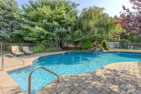 3 Mulberry Court Miller Place NY 11764