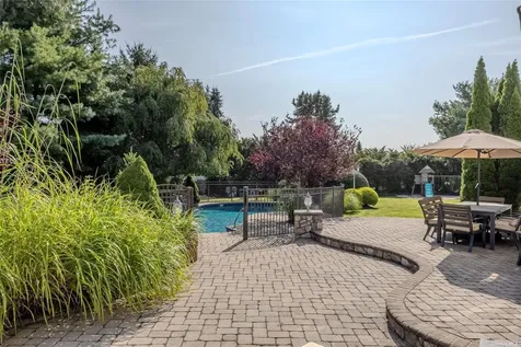 3 Mulberry Court Miller Place NY 11764