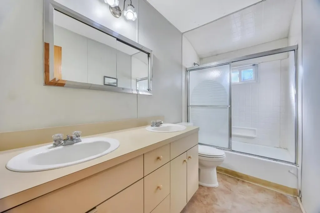 8 Wagner Drive Coram NY 11727