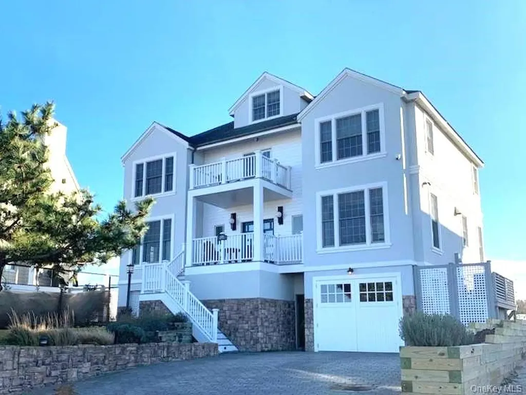 949B Dune Westhampton Dunes NY 11978
