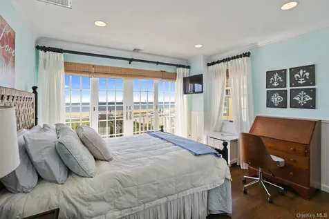 949B Dune Westhampton Dunes NY 11978