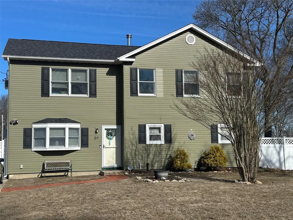 59 Arpage Drive E Brookhaven NY 11967