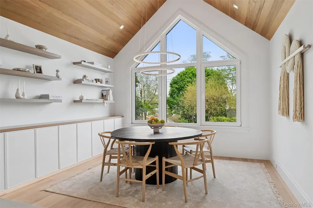 28 Canoe Place Road Hampton Bays NY 11946
