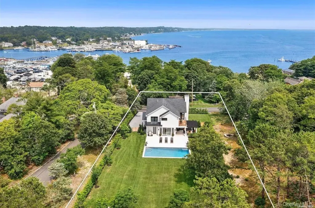 28 Canoe Place Road Hampton Bays NY 11946