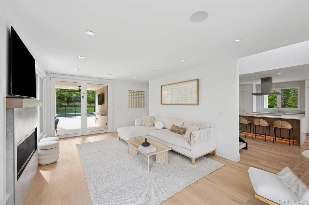 28 Canoe Place Road Hampton Bays NY 11946