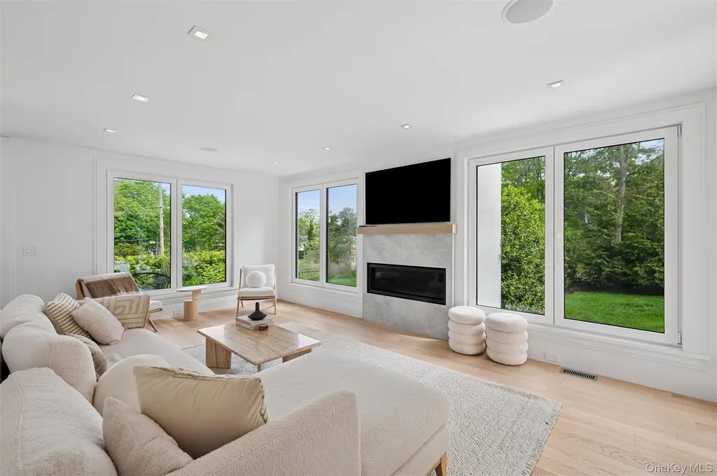 28 Canoe Place Road Hampton Bays NY 11946