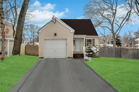 67 Inwood Avenue Selden NY 11784