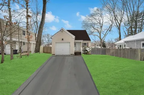 67 Inwood Avenue Selden NY 11784