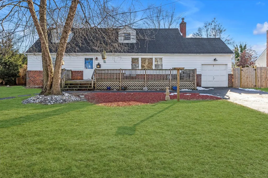 96 Rutledge Road Babylon NY 11703