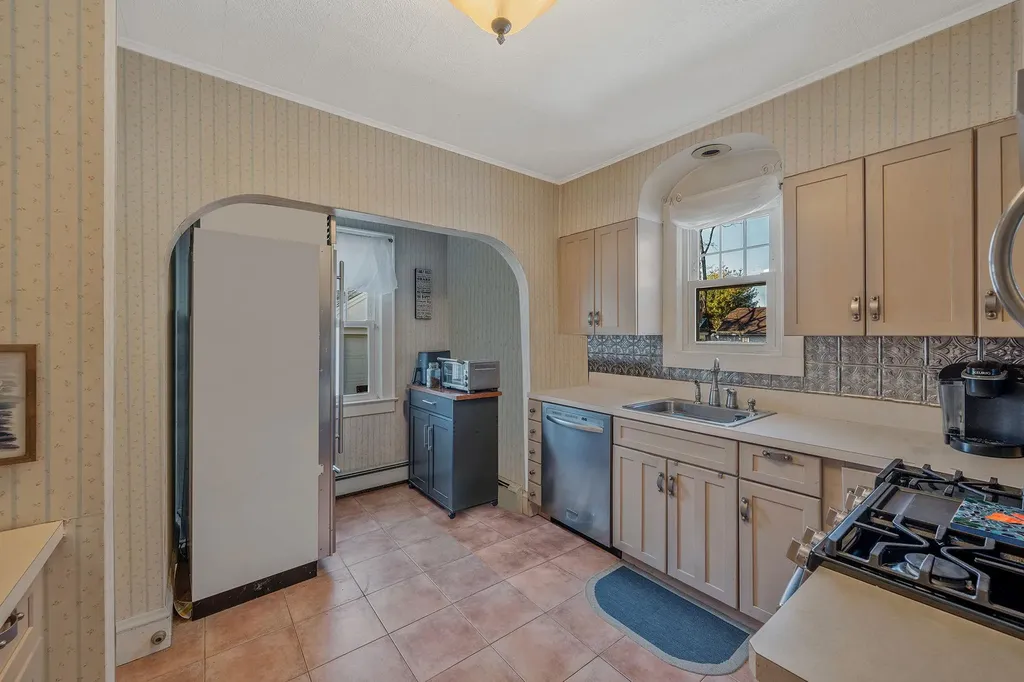 2552 Washington Avenue Oceanside NY 11572