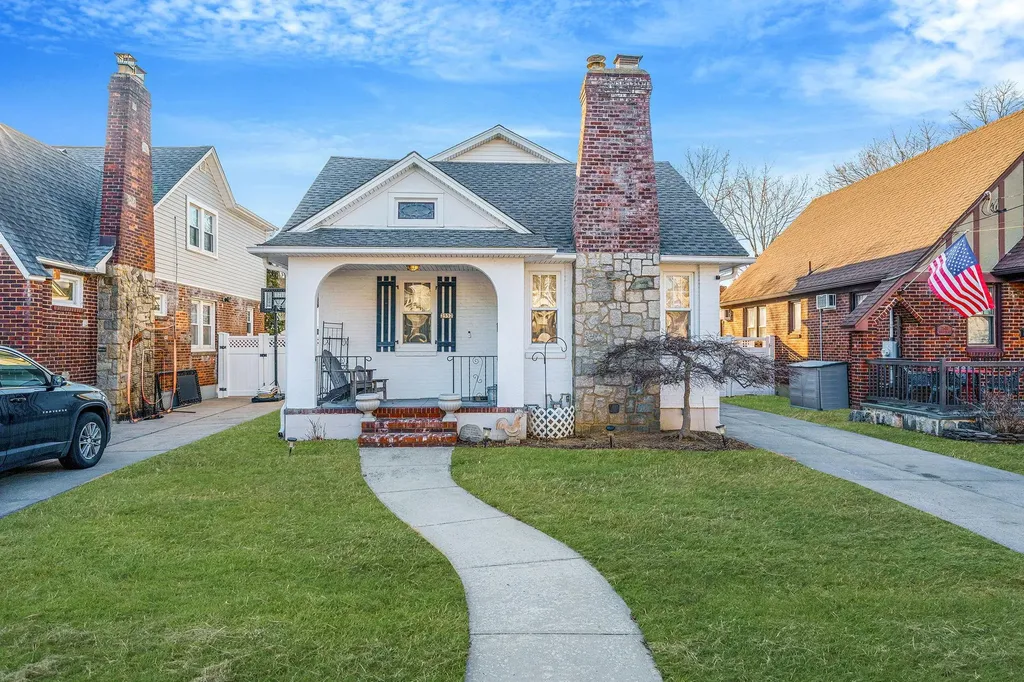 2552 Washington Avenue Oceanside NY 11572