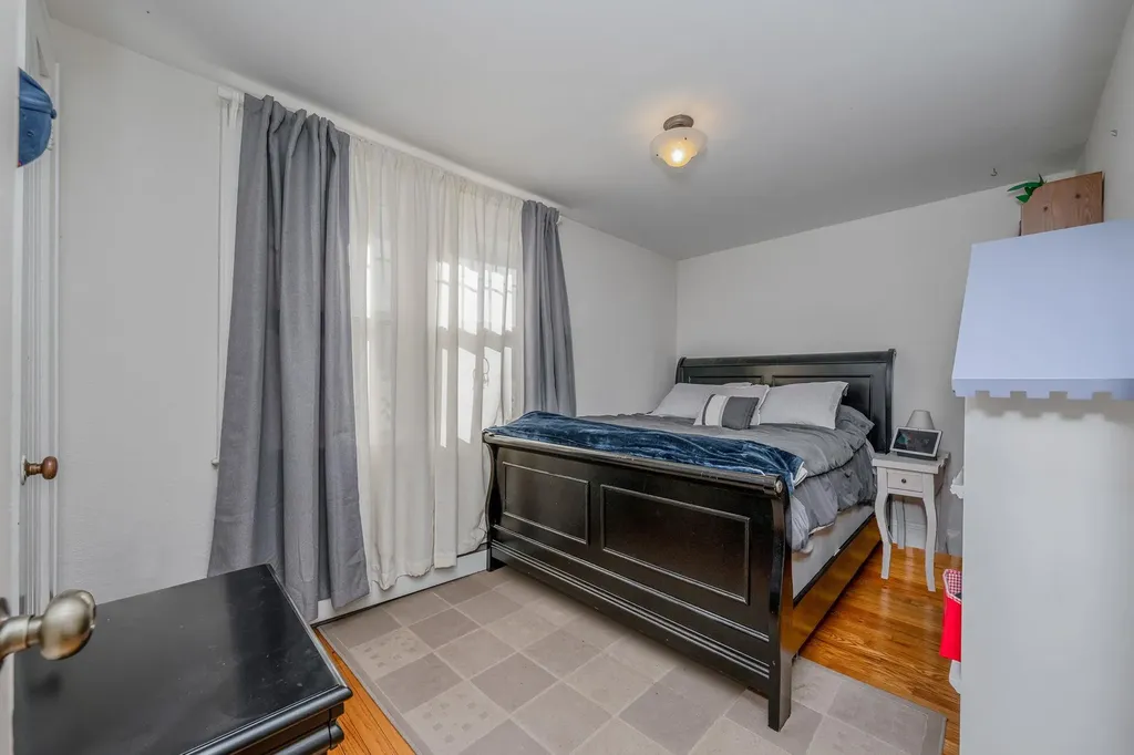2552 Washington Avenue Oceanside NY 11572