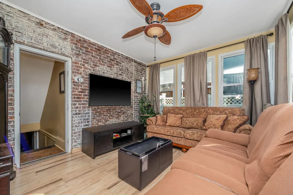 2552 Washington Avenue Oceanside NY 11572